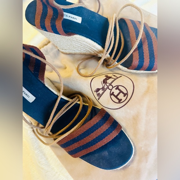 Hermes Leather Knot Wedge Sandals - Picture 15 of 16